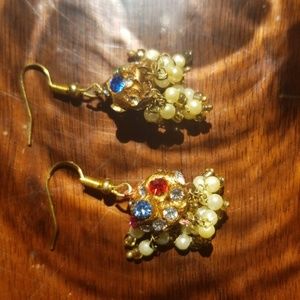 Vintage pearl dangling earrings